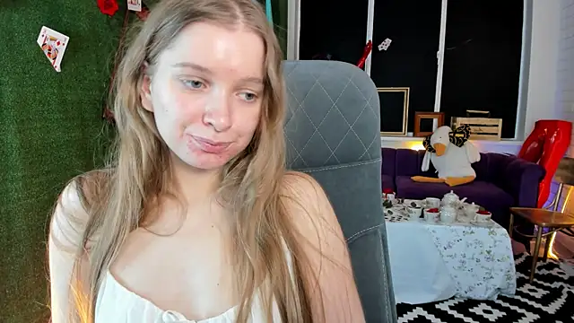 MayaSinabon online show from 2, 2, 2025