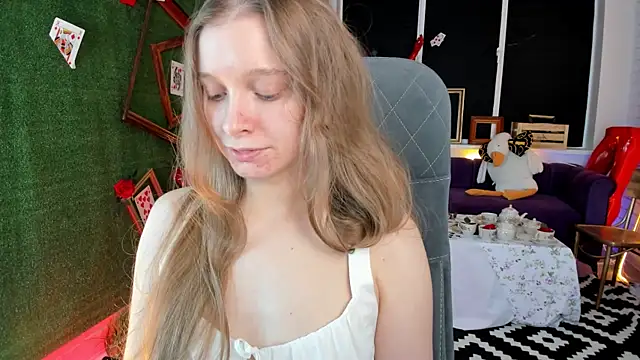 MayaSinabon online show from 2, 2, 2025