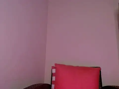 Snapshot of Sophie_Raegan chatting on 6, 1, 2025 Sophie Raegan online show from 6, 1, 2025