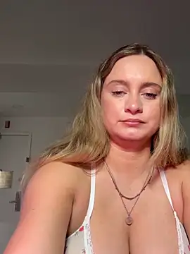 Sophie Raegan online show from 9, 3, 2026