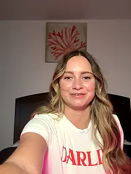 Sophie Raegan online show from 2, 12, 2025