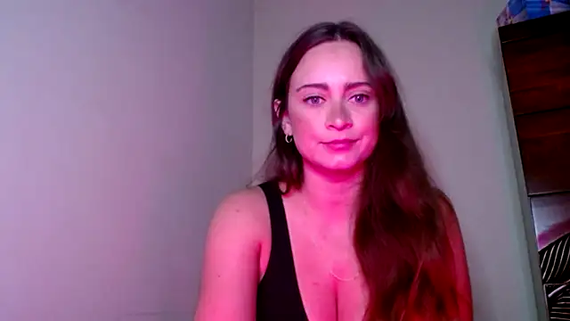 Snapshot of Sophie_Raegan chatting on 4, 12, 2024 Sophie Raegan online show from 4, 12, 2024