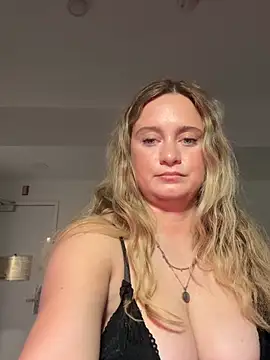 Sophie Raegan online show from 15, 3, 2026