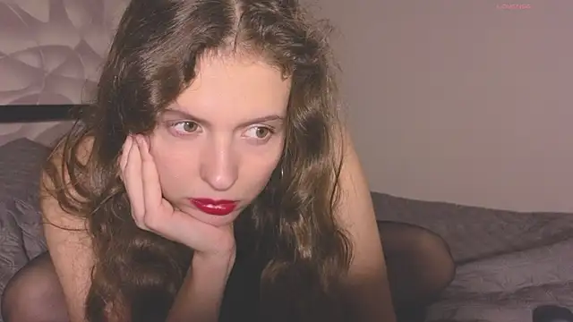 Snapshot of Sereta_Finn chatting on 24, 10, 2025 Sereta Finn online show from 24, 10, 2025