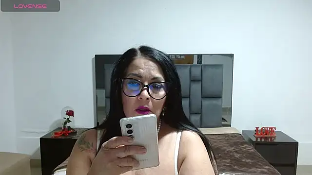 lindaesmeralda online show from 11, 7, 2026