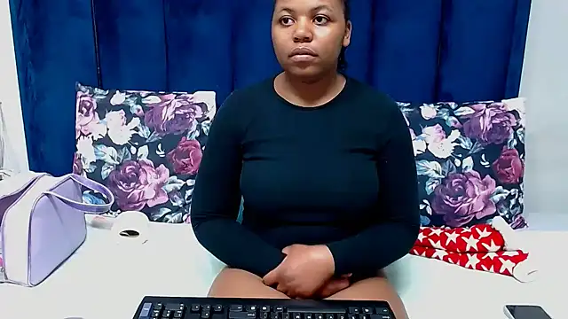 Snapshot of HotSmallTits chatting on 6, 6, 2026 HotSmallTits online show from 6, 6, 2026