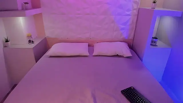 RenataEvans online show from 9, 9, 2025