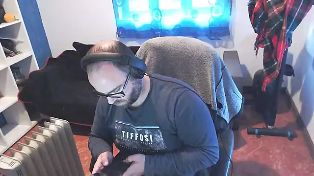 ravingr4d4 online show from 20, 3, 2025