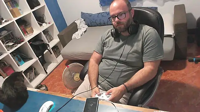 ravingr4d4 online show from 1, 10, 2025