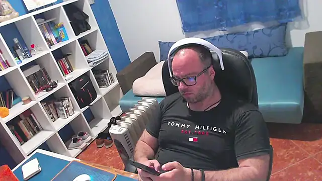 ravingr4d4 online show from 5, 4, 2026