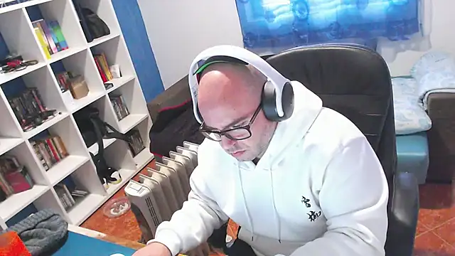 ravingr4d4 online show from 18, 12, 2025