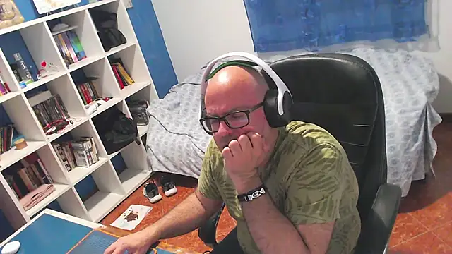 ravingr4d4 online show from 24, 4, 2026
