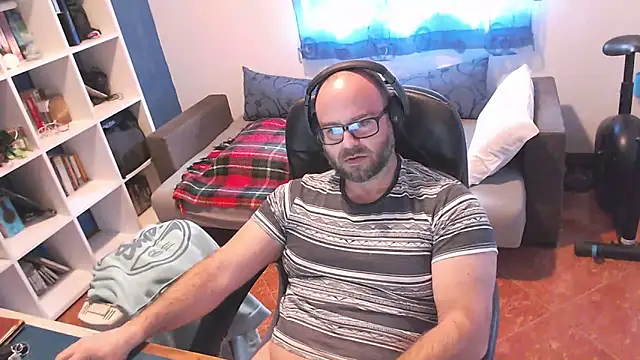 ravingr4d4 online show from 10, 3, 2025
