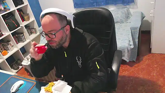 ravingr4d4 online show from 15, 2, 2026