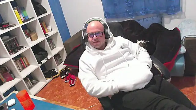 ravingr4d4 online show from 18, 12, 2025