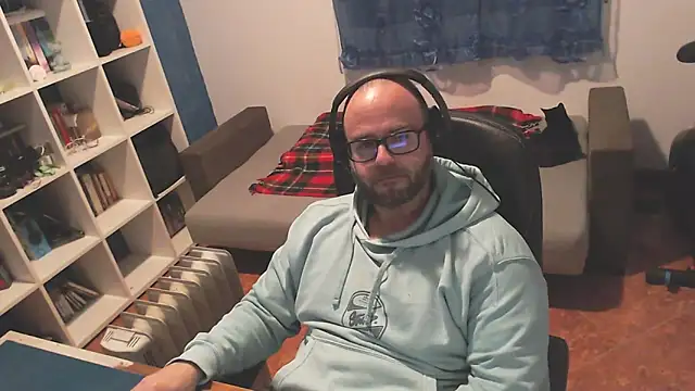 ravingr4d4 online show from 8, 3, 2025
