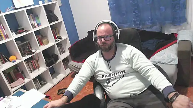 ravingr4d4 online show from 28, 11, 2025