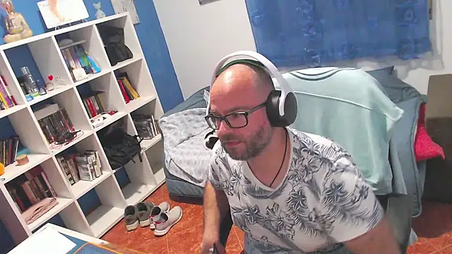 ravingr4d4 online show from 16, 4, 2026