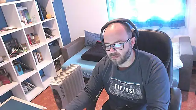 ravingr4d4 online show from 18, 3, 2025