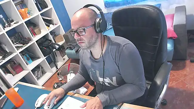 ravingr4d4 online show from 12, 9, 2025