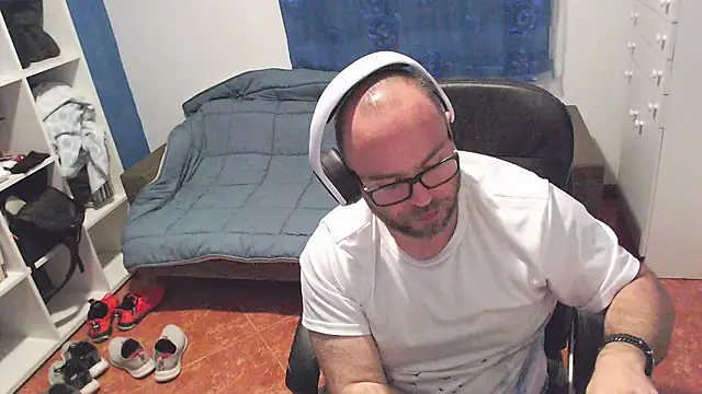 ravingr4d4 online show from 14, 5, 2026