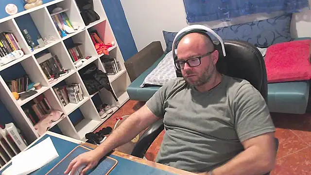 ravingr4d4 online show from 31, 5, 2026