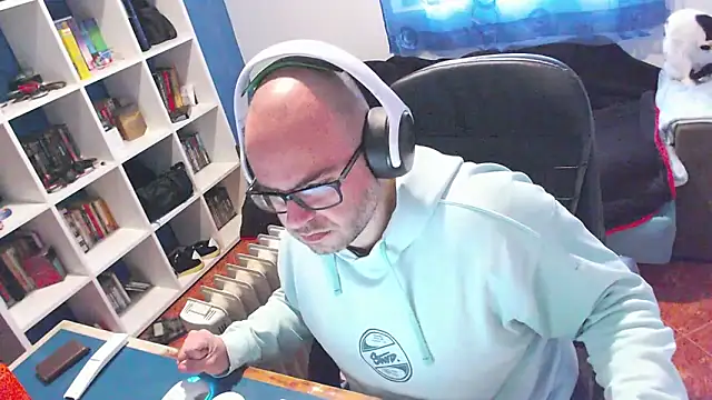 ravingr4d4 online show from 22, 12, 2025