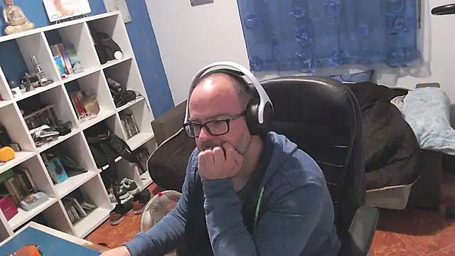 ravingr4d4 online show from 5, 11, 2025