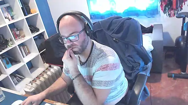 ravingr4d4 online show from 5, 3, 2025
