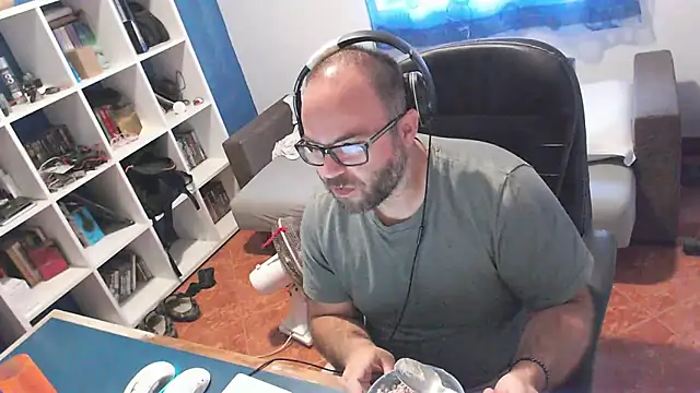 ravingr4d4 online show from 1, 10, 2025