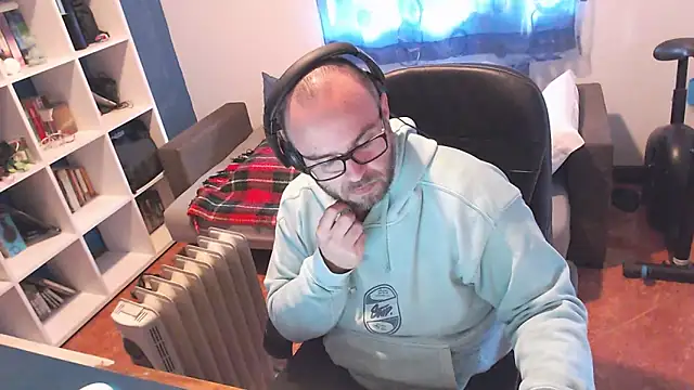 ravingr4d4 online show from 10, 3, 2025