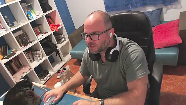 ravingr4d4 online show from 1, 6, 2026