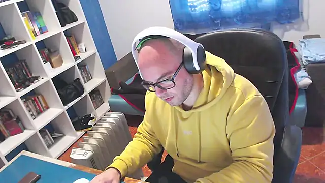 ravingr4d4 online show from 19, 12, 2025