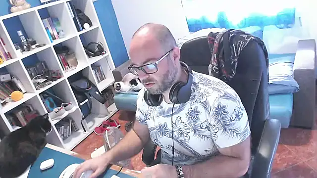 ravingr4d4 online show from 23, 10, 2025