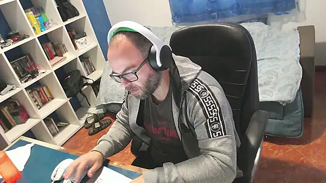 ravingr4d4 online show from 12, 1, 2026