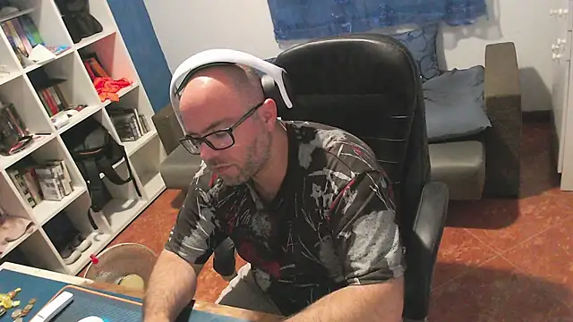 ravingr4d4 online show from 25, 5, 2026