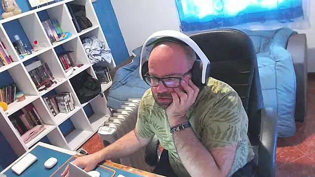 ravingr4d4 online show from 24, 4, 2026