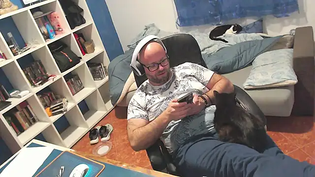 ravingr4d4 online show from 4, 3, 2026