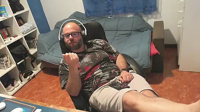 ravingr4d4 online show from 20, 4, 2026