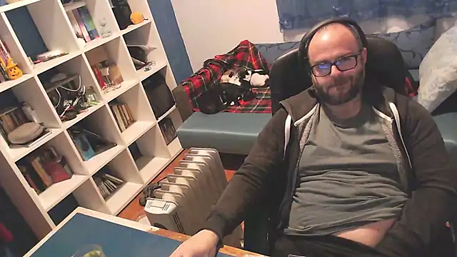 ravingr4d4 online show from 16, 3, 2025