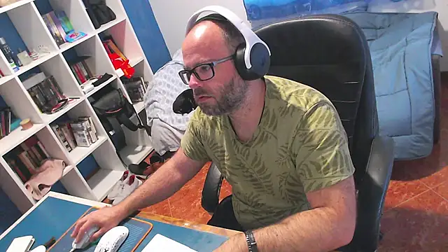ravingr4d4 online show from 19, 5, 2026