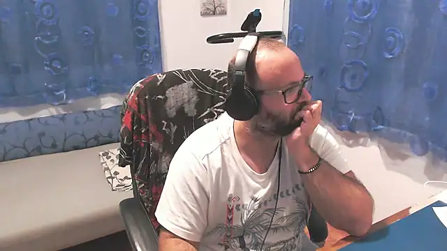 ravingr4d4 online show from 2, 10, 2025