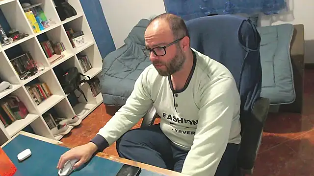 ravingr4d4 online show from 11, 1, 2026