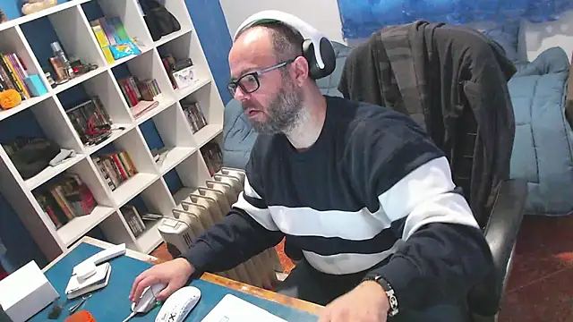 ravingr4d4 online show from 13, 1, 2026