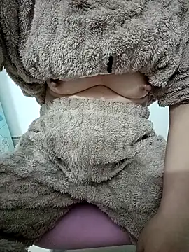 SweetGirl2k2 online show from 3, 11, 2025