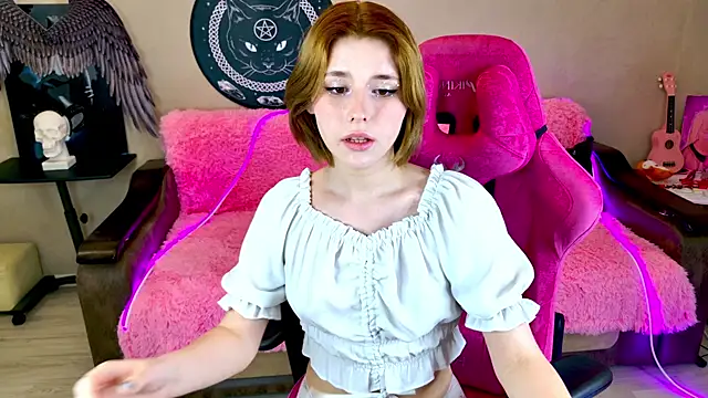 Alisa Black Star online show from 5, 3, 2025