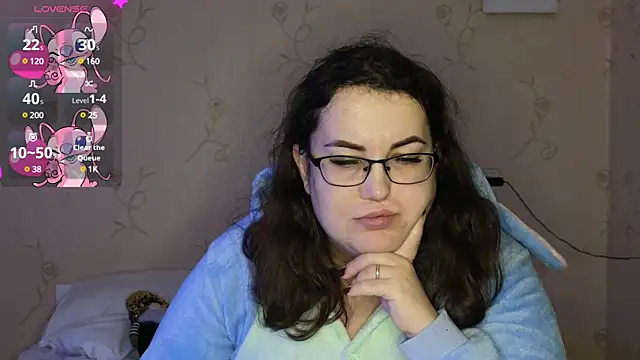 Snapshot of VladaCandy chatting on 1, 2, 2025 VladaCandy online show from 1, 2, 2025