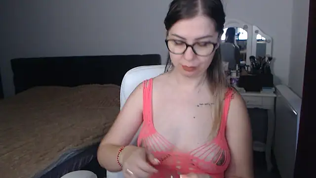 Snapshot of SugarErika chatting on 8, 10, 2025 SugarErika online show from 8, 10, 2025