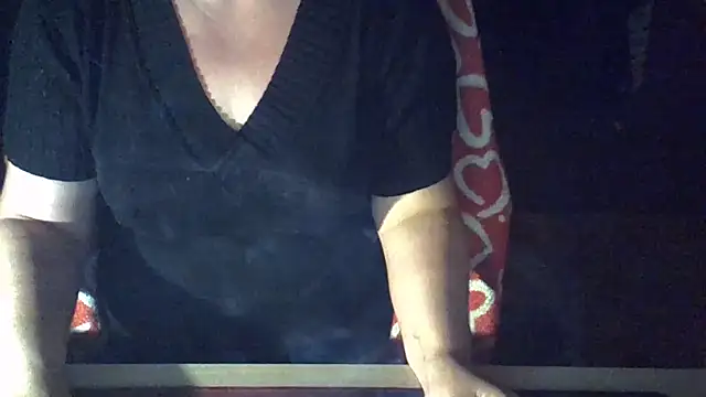 Snapshot of Silvia2277 chatting on 4, 11, 2025 Silvia2277 online show from 4, 11, 2025