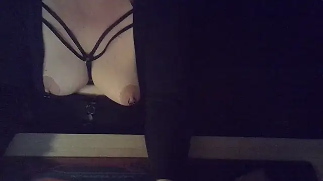 Snapshot of Silvia2277 chatting on 29, 10, 2025 Silvia2277 online show from 29, 10, 2025